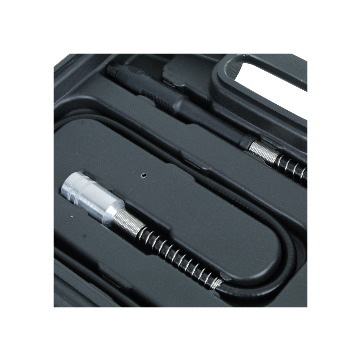 KIT HERRAMIENTA MULTIPROPOSITO 135W GLADIATOR MT600/220K