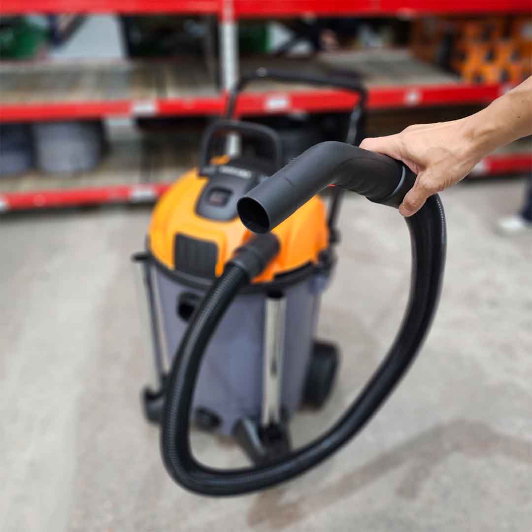 ASPIRADORA 60 LITROS 1200W TOYAKI TK-AS60L