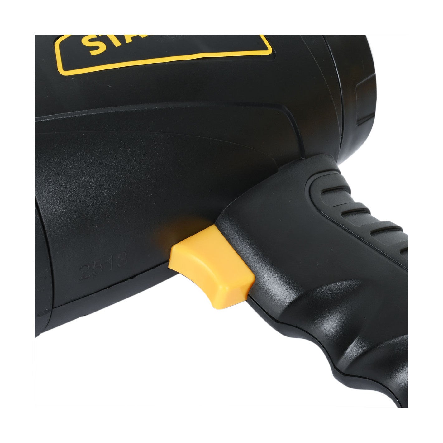 LINTERNA LED 400 LUMENES STANLEY INCLUYE PILAS AA